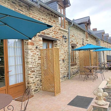 Le Moulin De Benneville Chambres D'Hotes, Petit Dejeuner Compris Cahagnes Exteriör bild