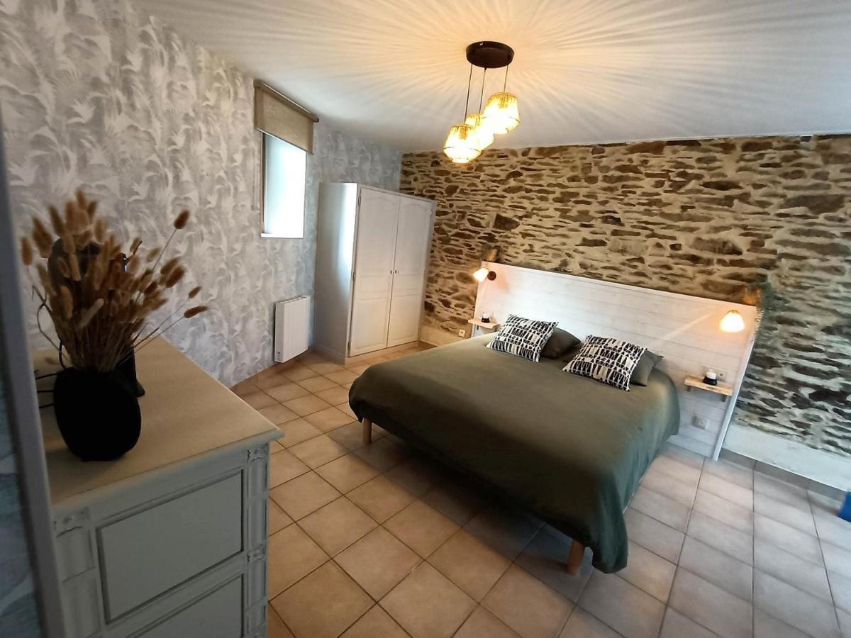 Le Moulin De Benneville Chambres D'Hotes, Petit Dejeuner Compris Cahagnes Exteriör bild