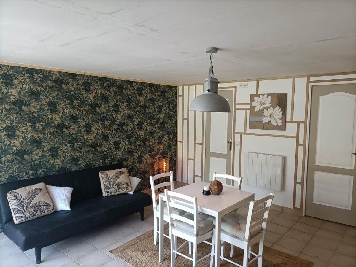 Le Moulin De Benneville Chambres D'Hotes, Petit Dejeuner Compris Cahagnes Exteriör bild