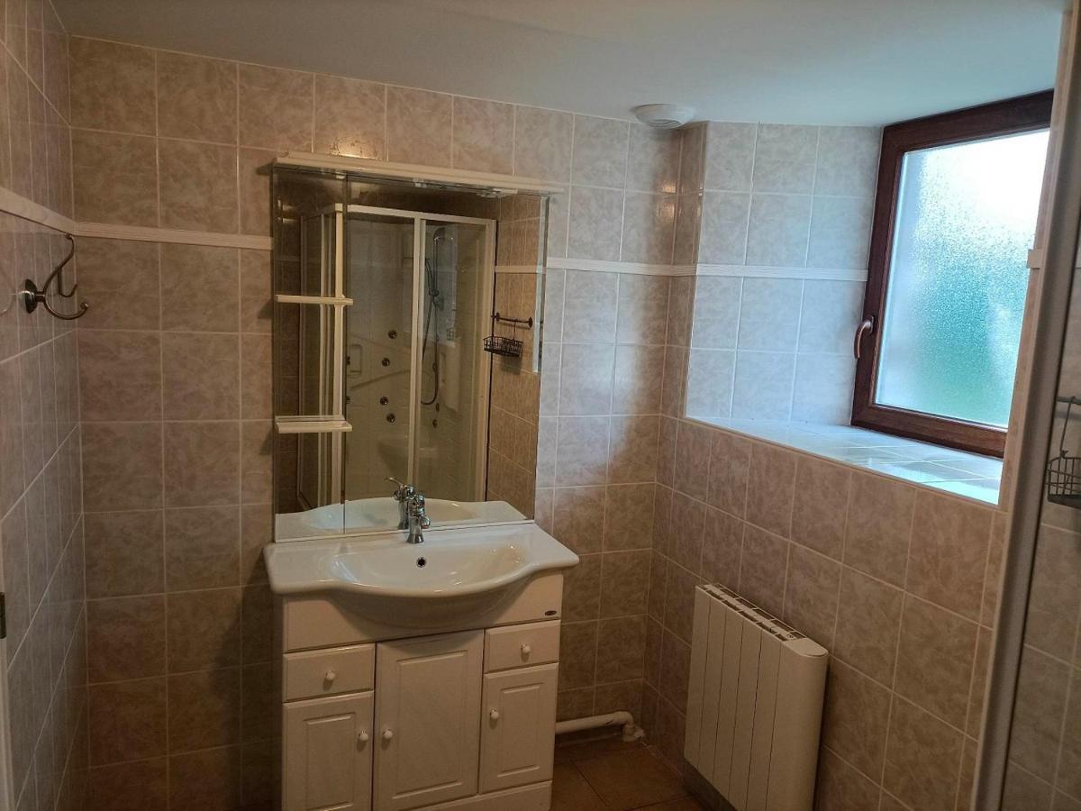 Le Moulin De Benneville Chambres D'Hotes, Petit Dejeuner Compris Cahagnes Exteriör bild