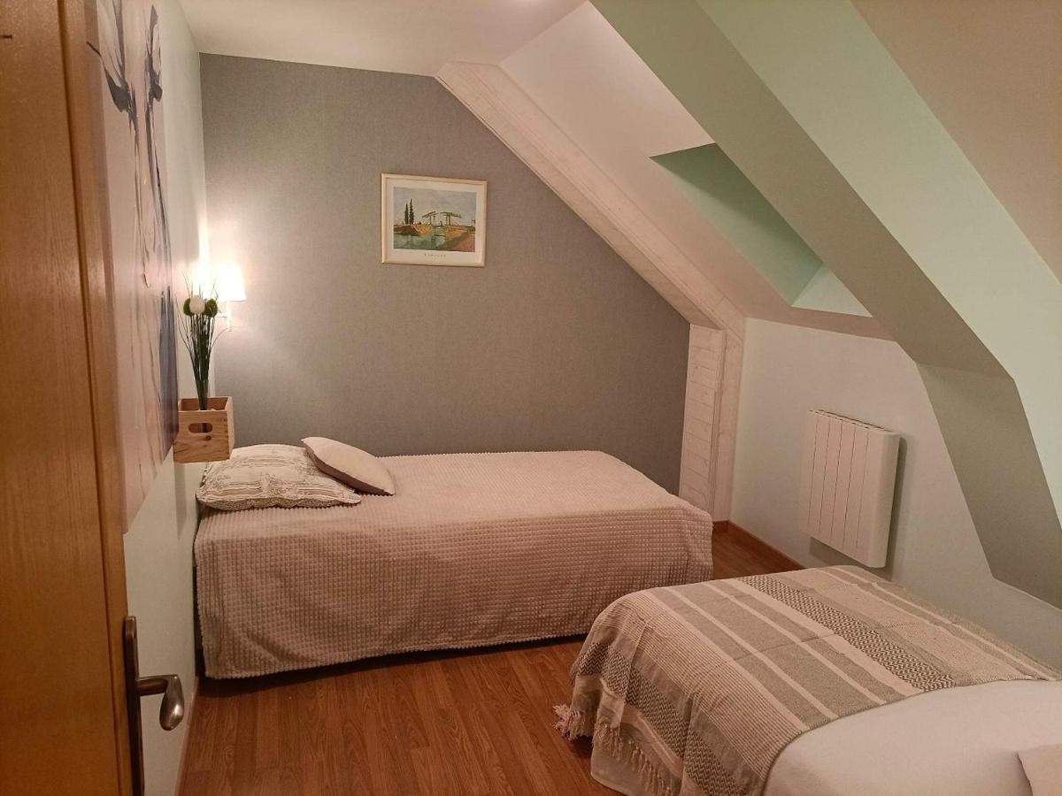 Le Moulin De Benneville Chambres D'Hotes, Petit Dejeuner Compris Cahagnes Exteriör bild