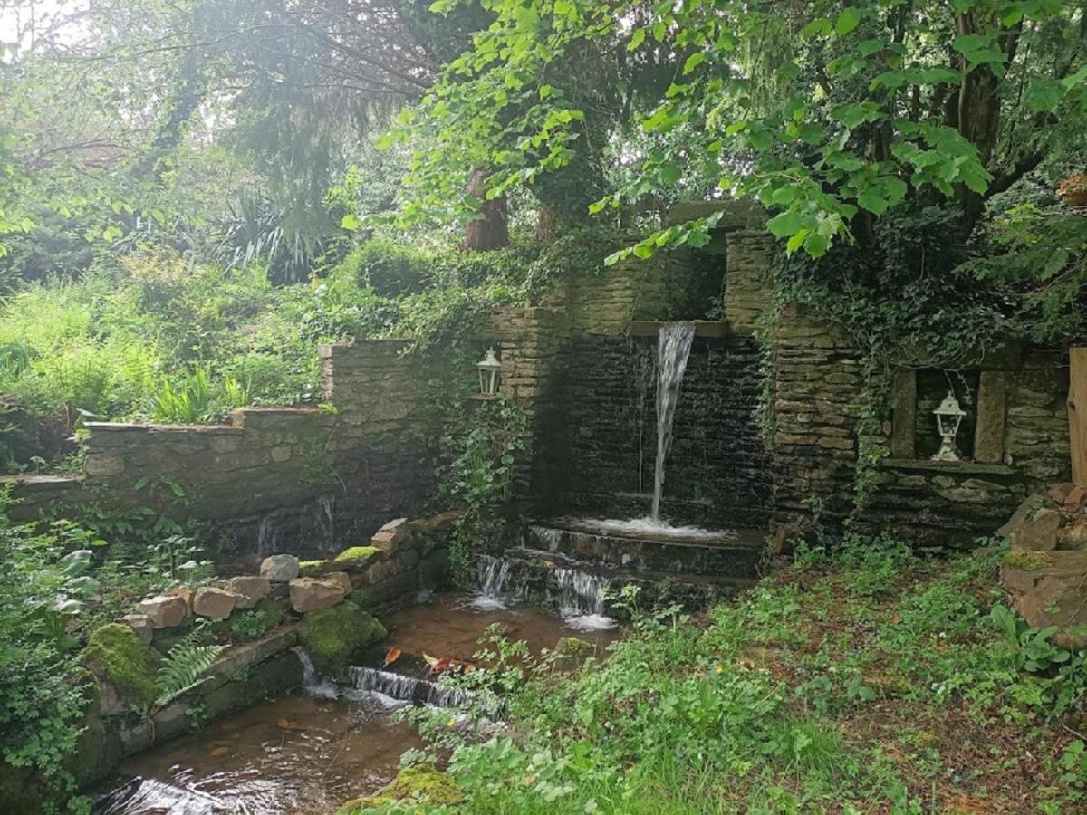 Le Moulin De Benneville Chambres D'Hotes, Petit Dejeuner Compris Cahagnes Exteriör bild