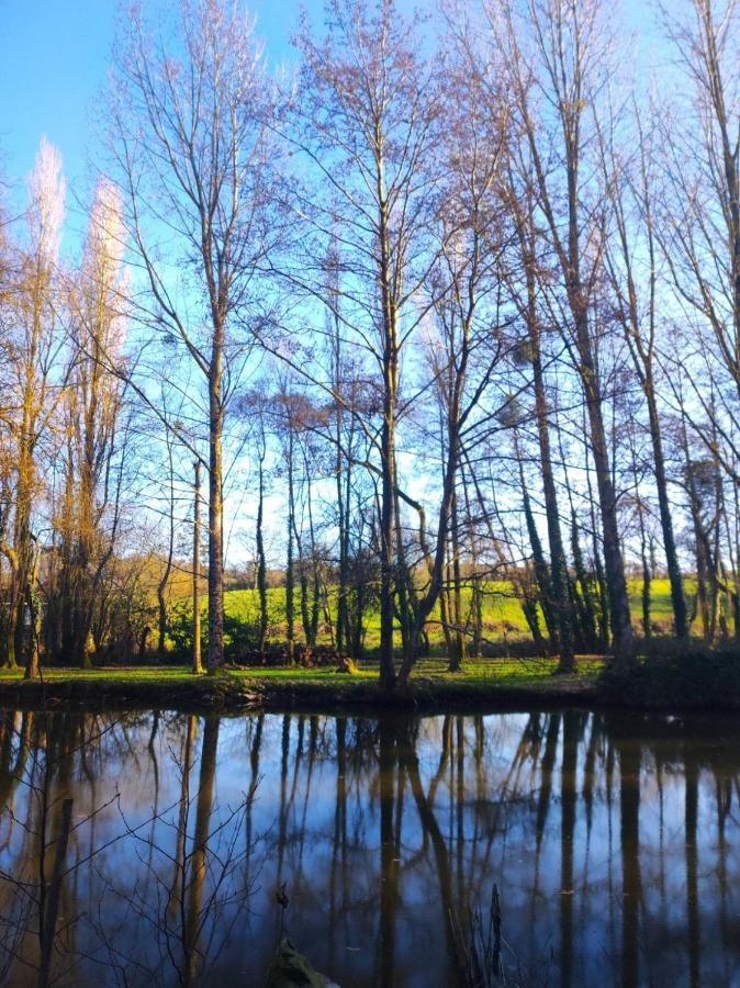 Le Moulin De Benneville Chambres D'Hotes, Petit Dejeuner Compris Cahagnes Exteriör bild