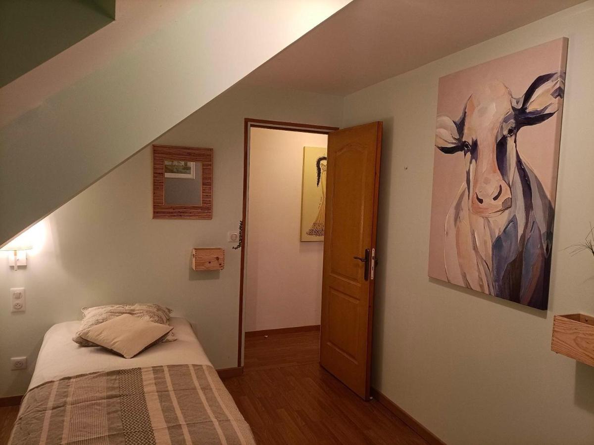 Le Moulin De Benneville Chambres D'Hotes, Petit Dejeuner Compris Cahagnes Exteriör bild